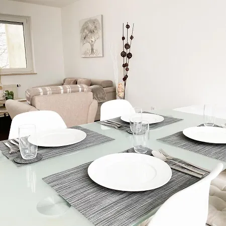 1-4 Pers. Moderne 2-etagen-wohnung - Nur 0,3 Km Vom Zentrum *