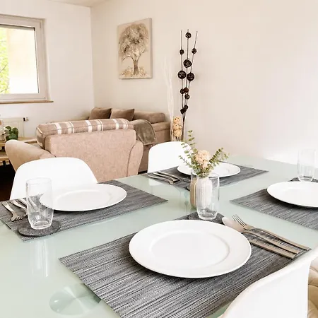 Stilvolle Auf 2 Etagen In Zentrumsnaehe Apartmán